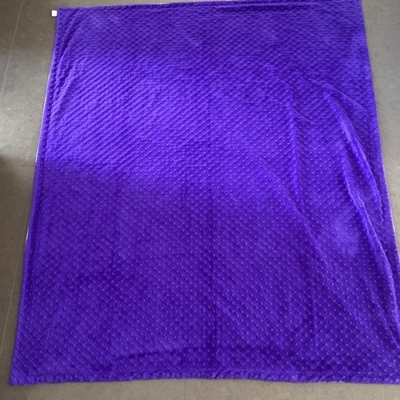 MINKY Blanket 48x58 - Picture 6 of 6